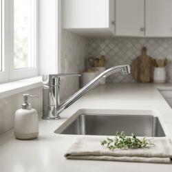 kitchen-chrome-faucet-modern-design